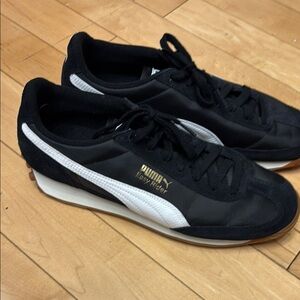 Puma Black and White Sneakers Classic Design